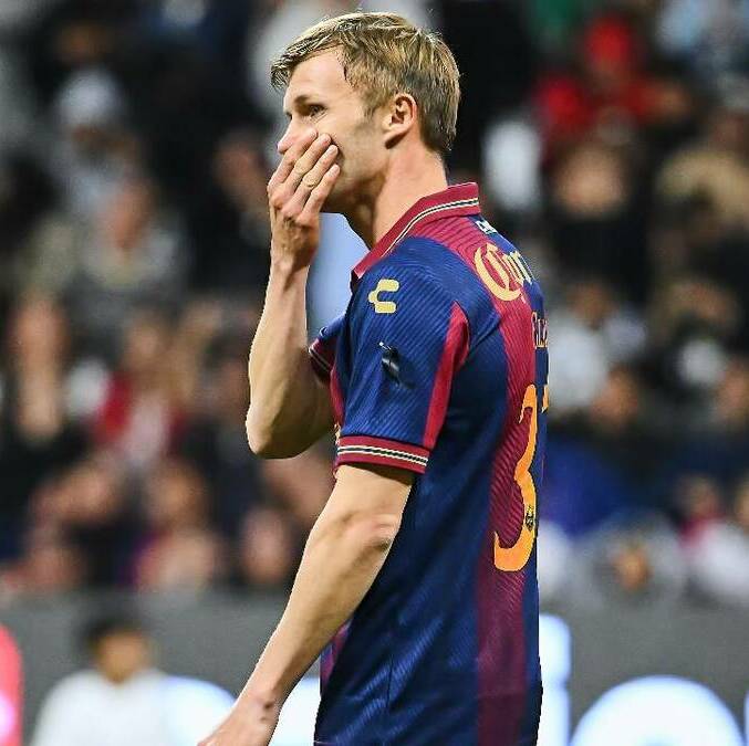 Walter Clar se lamenta tras fallar el penalti con el que Atlante pudo haber rescatado el empate. FOTO: Mexsport