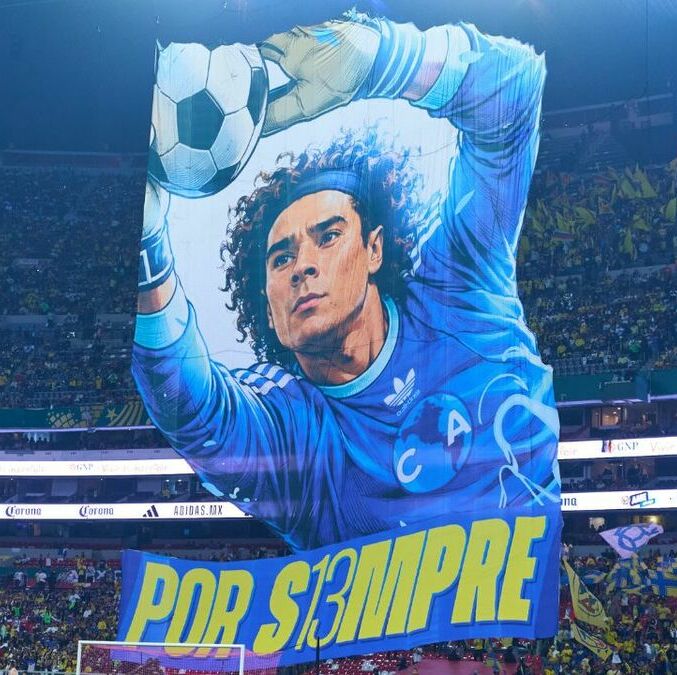 La afición se rindió ante Memo Ochoa con un espectacular tifo (Fotografía: Mexsport)