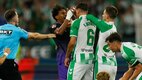Facundo Bernal fue expulsado en el Betis vs Barcelona (Reuters)