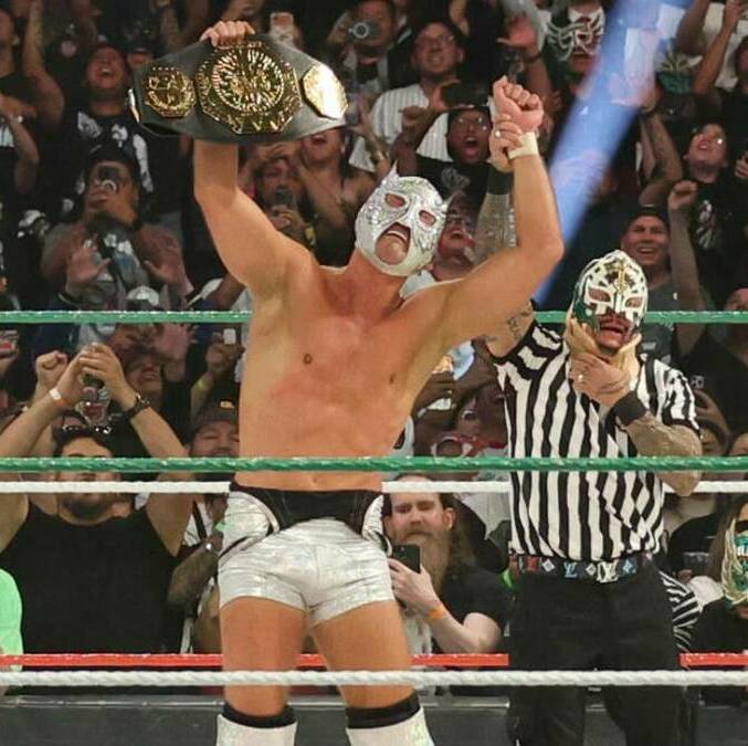 El Grande Americano le repitió la dosis a Dominik Mysterio en Héroes Inmortales (WWE)