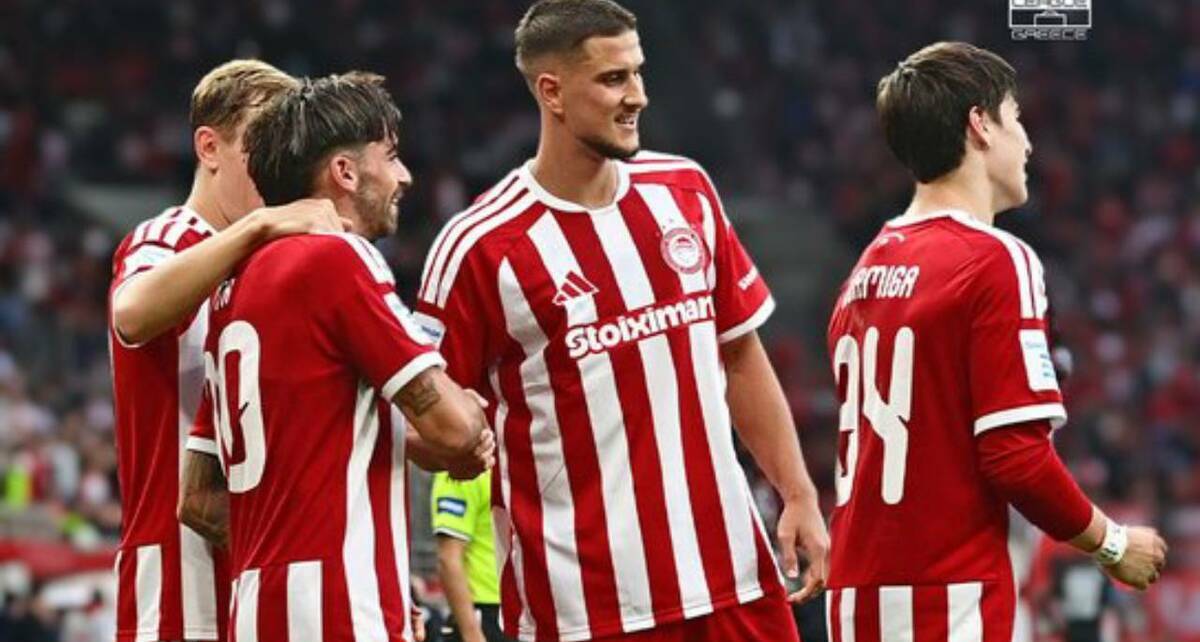 La Hormiga González tuvo participación en la goleada del Olympiacos (@olympiacosfc)