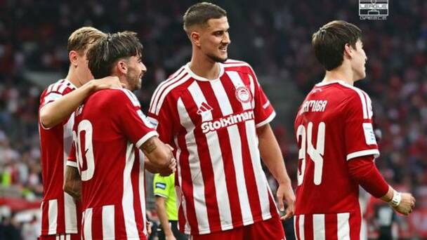 La Hormiga González tuvo participación en la goleada del Olympiacos (@olympiacosfc)