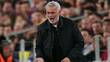 José Mourinho reacciona en la banca durante el partido entre el Barcelona y el Real Madrid. FOTO: Reuters