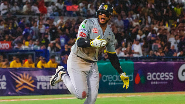 Brainer Bonaci selló el ataque de los melenudos. (Foto: Leones del Caracas)