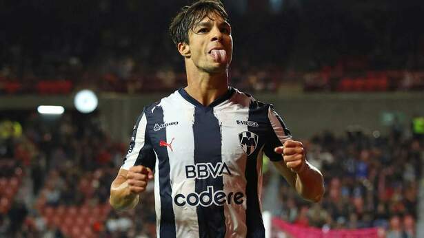 Oliver Torres respalda el proyecto de Torrent (Imago7)