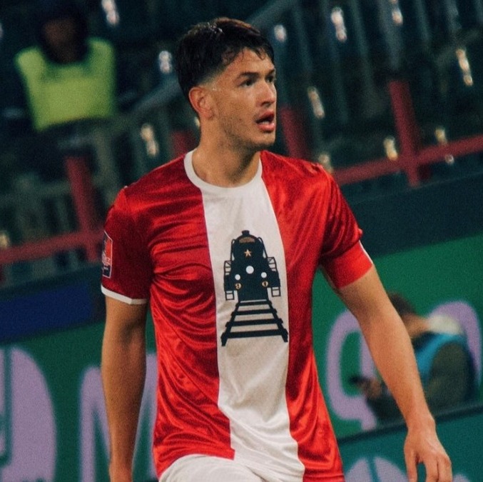 César Montes, elemento del Lokomotiv de Moscú (Instagram @cjasib)