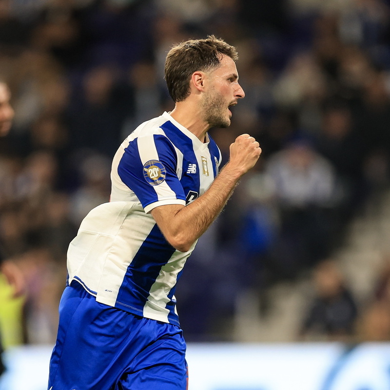 Santiago Gimenez anotó con el Porto (@FCPorto)