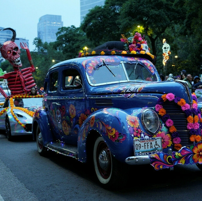 La CDMX volverá a vivir el Gran Desfile del Día de Muertos este fin de semana. (Reuters)
